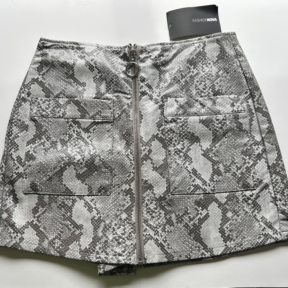 Fashion Nova Gray Mini‎ Cargo Skirt for Night Out